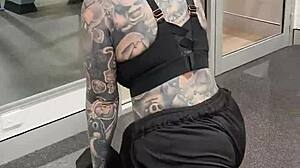 Milf gym life with huge ass in leggings and big tits tattoo
