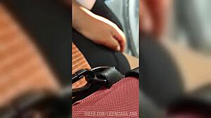 Mature woman with big ass wearing leggings on the street 😍