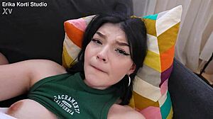 完美18岁嫩妹遭BBC迪兰布朗狠肛尿嘴😱