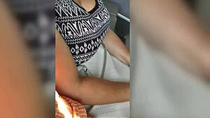 Mature woman with big ass wearing leggings on the street 😍