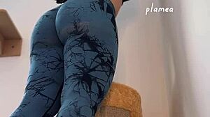 Latina housewife shows off her perfect round ass in leggings during workout
