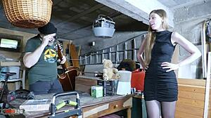 Anal threesome with rough double penetration and pissing for alice maze