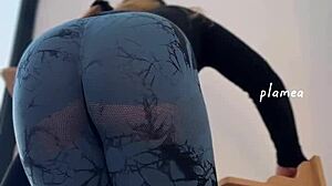 Latina housewife shows off her perfect round ass in leggings during workout