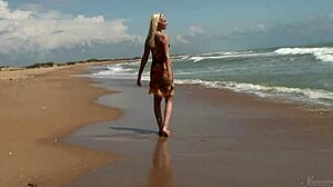 Gorgeous teen 18+ agnes bathes her beautiful naked body in the ocean