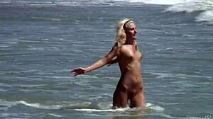 Gorgeous teen 18+ agnes bathes her beautiful naked body in the ocean