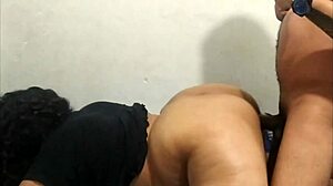 PERO QUE CULO MAS GRANDE Y DELICIOSO ME ESTOY COMIENDO