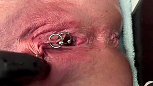 Pierced Area Gentle Rubbing In Latex Gloves