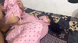 FOLLANDO A LA VECINA CACHONDA EN PIJAMA, QUE RICAS TETAS NATURALES Y GRAN CULO!