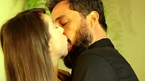 novinha traiu casal com motorista quarenta anos dri sexy chupando rola homem velho