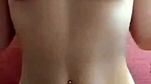 novinha dançando pelada quem é essa delícia