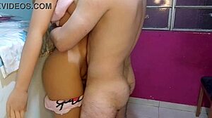 Ella me dijo que usara condon porque no queria quedar embarazada de su propio padrastro sucio y gordo