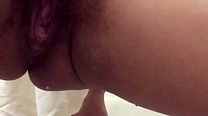 Juicemyanal rubs her gaping pussy till she squirts 😍