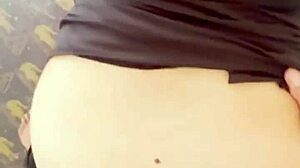 Wanita dewasa ngentot sampai creampie dengan teman kerjanya