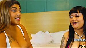 Hey, check out this sipnplay show with vixan v! 😍