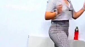 daniela darcourt moviendo el culo