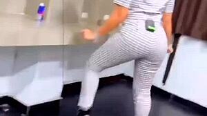 daniela darcourt moviendo el culo