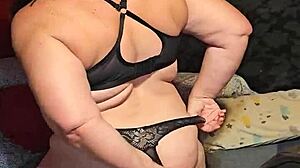 Big thong ass milf shakes it!