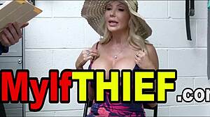 golddigger cougar destroyed by mall cops 😈