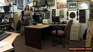 Amateur Bitch Pawns Pussy