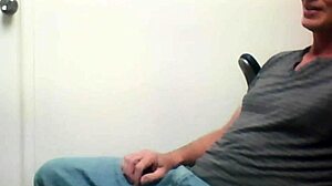 Missy Maverick sucks at work