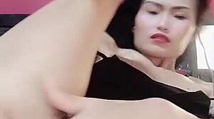 i did fingernails now do pussy