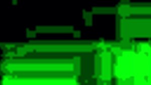 Mi mujer posa de manera juguetona en casa