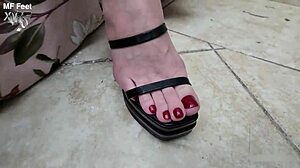 Big And Dangerous Feet Of Beautiful Laura Lins
