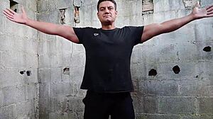 Yuri Gaucho Fucks Cock