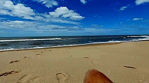 Vacaciones de sexo en punta del este, big ass latina milf riding monster cock in bikini.