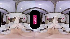 Ivy Jones Plays Deep In Her Pussy For You In VR 😍