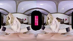 Ivy Jones Plays Deep In Her Pussy For You In VR 😍