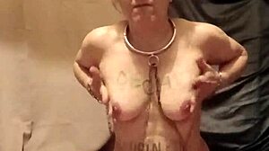 esclave f autoseance with uro insults and masturbation