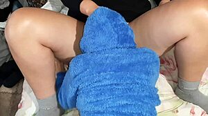 my girlfriend eats my wet pussy hotly, making us both fly into orgasm