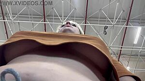 homem filma mulher se masturbando os peitos no supermercado