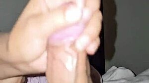 Relajaci�n Total Esta Cansada Pero Me Masturba Para Complacerme