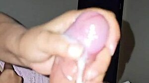 Relajaci�n Total Esta Cansada Pero Me Masturba Para Complacerme