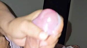 Relajaci�n Total Esta Cansada Pero Me Masturba Para Complacerme