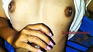 Bokep Indo viral crot di payudara ponakan cumshot handjob