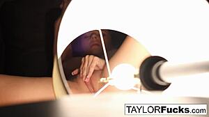 taylor vixen masturbating in her hotel room 😍