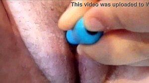 Brittbflyspread4u Uses Vibrator on Pussy
