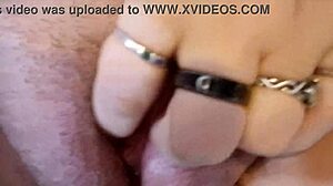 Brittbflyspread4u Uses Vibrator on Pussy