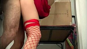 Colombiana ninfomana se mete al baño de la discoteca para follar camara espia