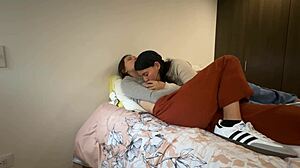 La Novia Lesbiana Rubia de Mi Mejor Amigo Sabe Como Consolarme