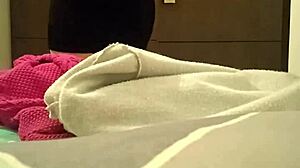 camara escondida hermanastra española ninfómana coño rosadito