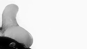 Real amateur performs deep throat on xvideos