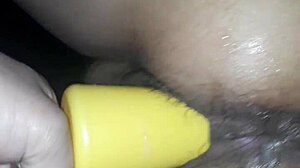 Esposa gozando con gran consolador 😍