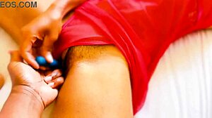 Соло сесии на Kikis с пръсти в мокро секс лента интимно