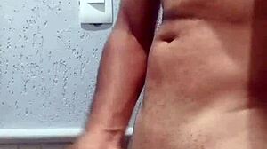 i'm masturba��o in my room for the 32nd time