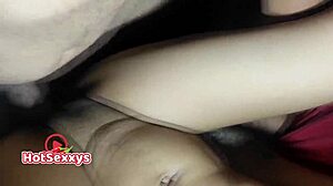 Novinha safadinha sentando na pica do empregado!