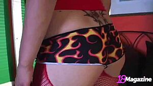 all natural finger fucker kylie teen 18+ has a vibrator this time